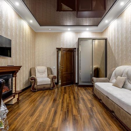 Noviy Svit 4 Apartments Lviv Exteriör bild