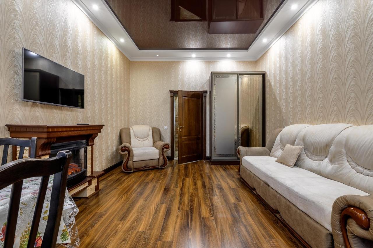 Noviy Svit 4 Apartments Lviv Exteriör bild